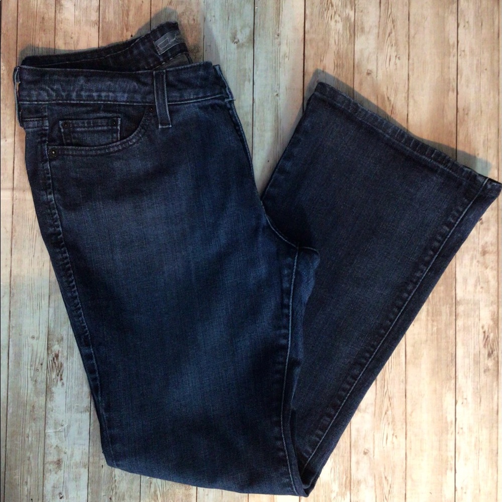 Women’s Levi’s 553 Boot Cut Jeans Size 12S